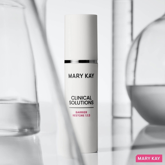 Mary Kay Clinical Solutions Barrer Restore Serum.